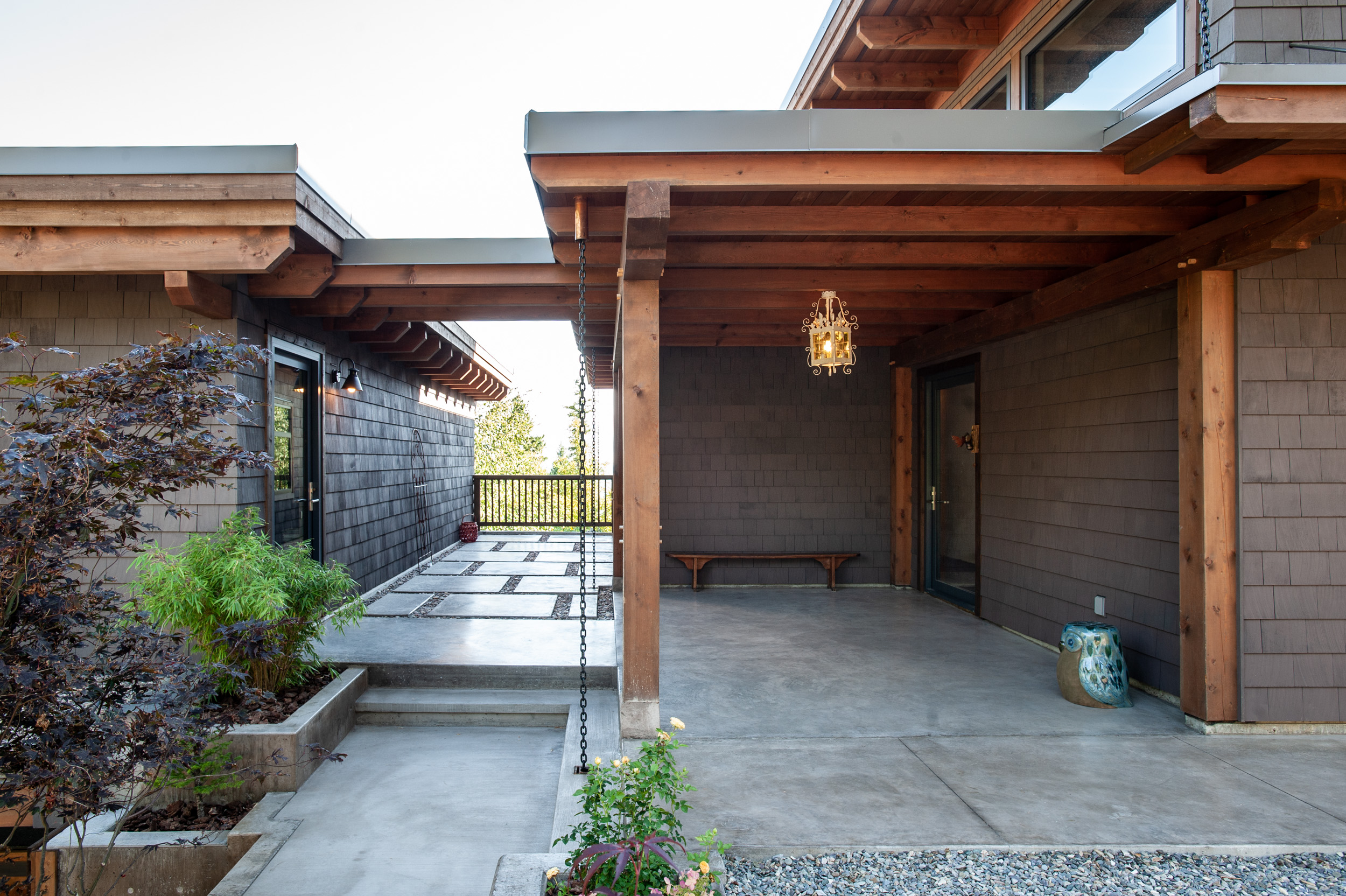 way to the entrance doors of a beach house