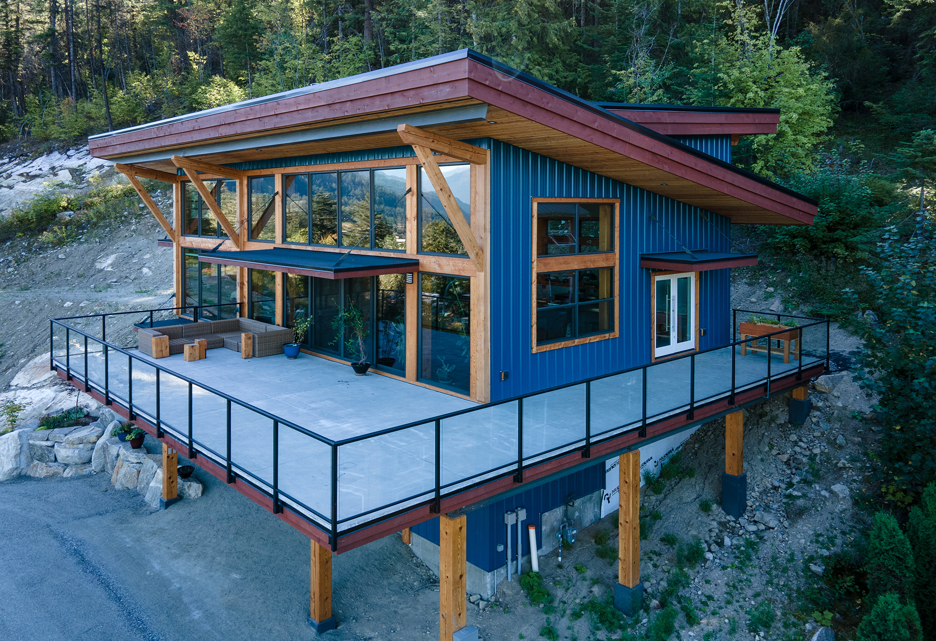 Pacific Northwest house using galvanized exterior walls